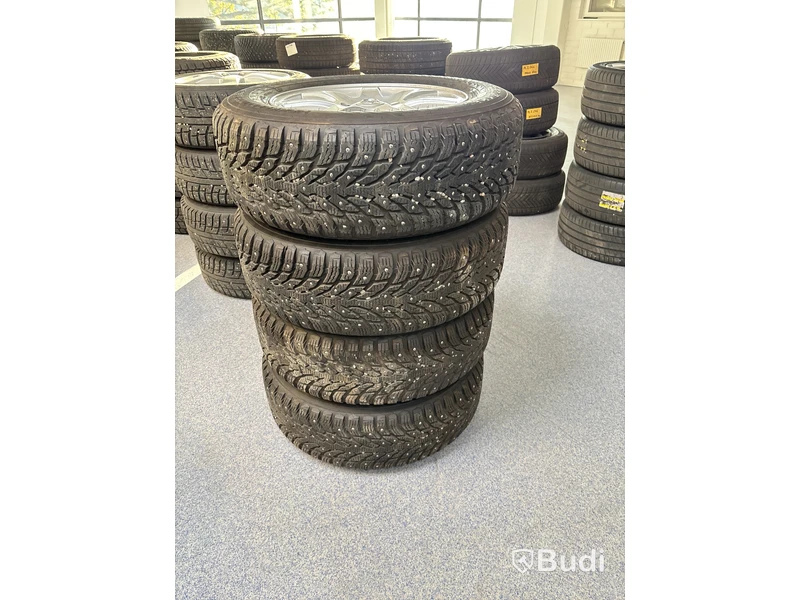 4 st. Vinterhjul Nokian 215/65R16