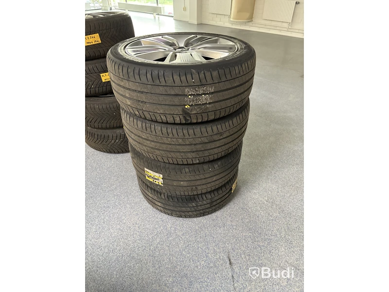 4 st. Sommarhjul Michelin 225/45R17 91W