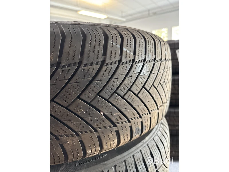 4 st. Vinterdäck Tracmax 215/60R16