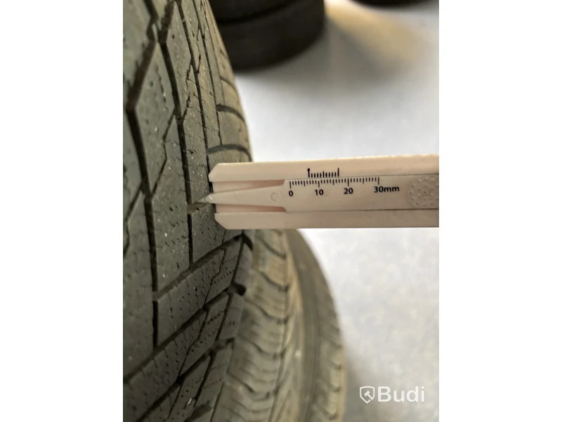 4 st. Vinterdäck Tracmax 215/60R16