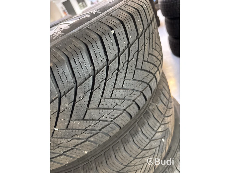 4 st. Vinterdäck Tracmax 215/60R16