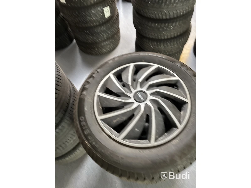 4 st. Vinterdäck Tracmax 215/60R16