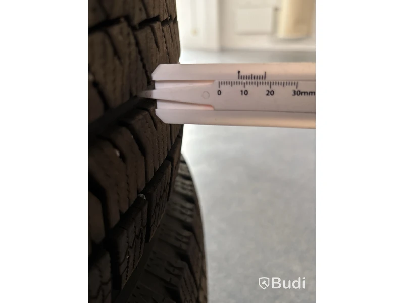 4 st. Vinterhjul Bridgestone 215/65R16 102S