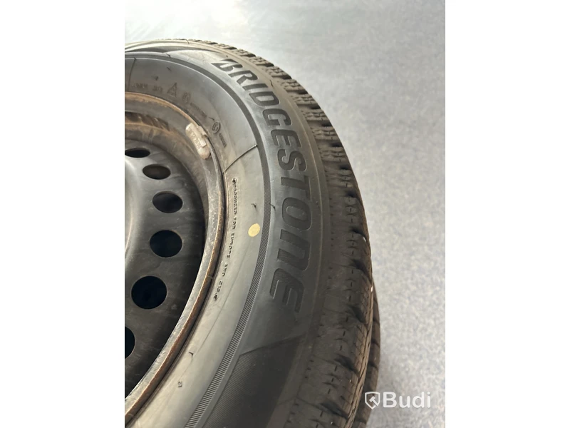 4 st. Vinterhjul Bridgestone 215/65R16 102S