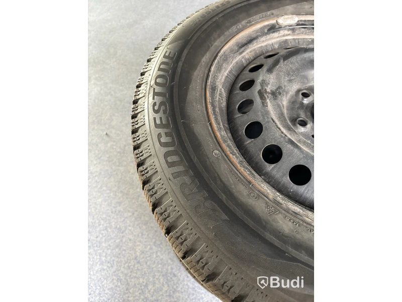 4 st. Vinterhjul Bridgestone 215/65R16 102S
