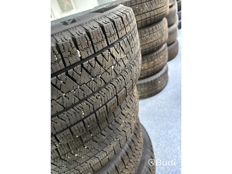 4 st. Vinterhjul Bridgestone 215/65R16 102S