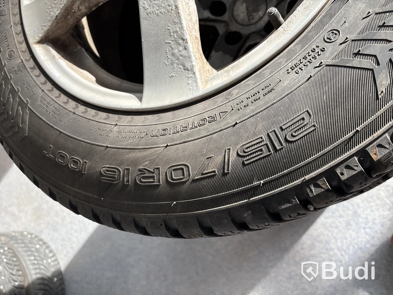 4 st. Vinterhjul Nokian 215/70R16 100T