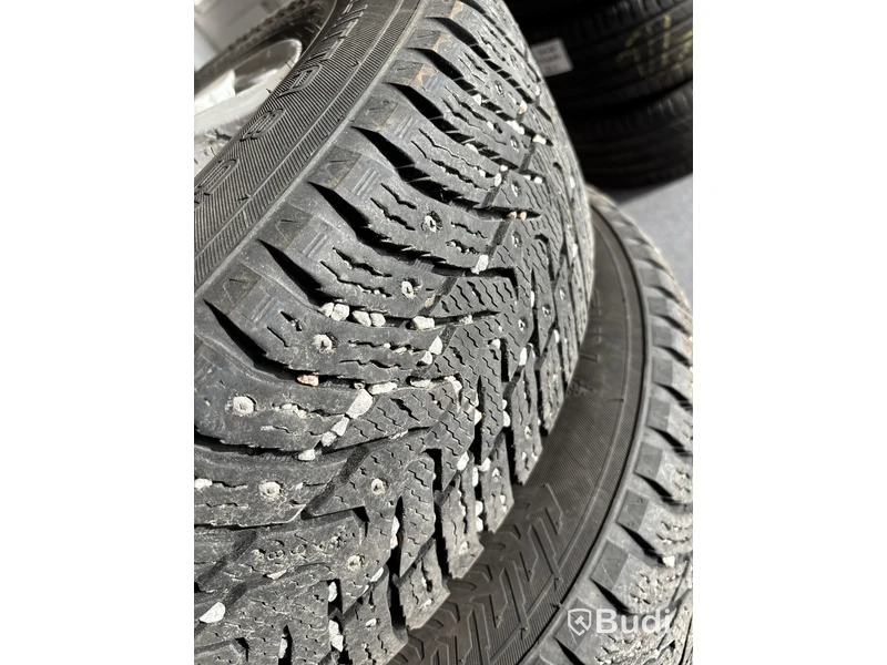 4 st. Vinterhjul Nokian 215/70R16 100T
