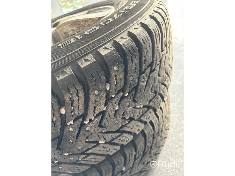 4 st. Vinterhjul Nokian 215/70R16 100T