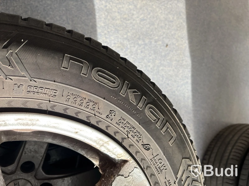 4 st. Vinterhjul Nokian 215/70R16 100T