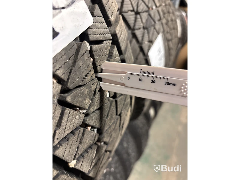 4 st. Vinterhjul Bridgestone 225/65R17 102S