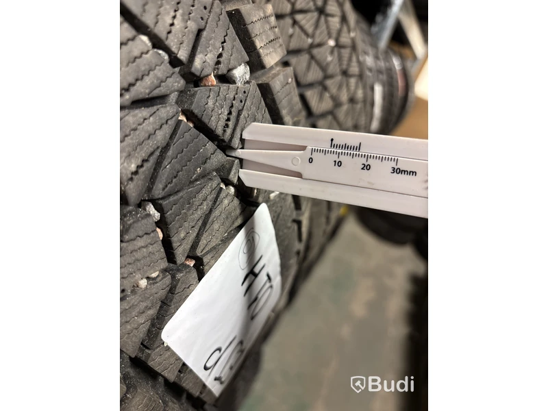 4 st. Vinterhjul Bridgestone 225/65R17 102S