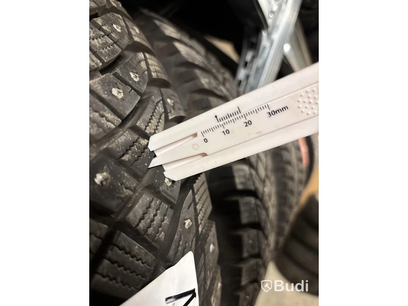 4 st. Vinterhjul Goodyear 215/55R16 102T