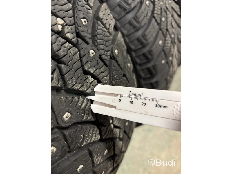 2 st. Vinterhjul Pirelli 215/65R16