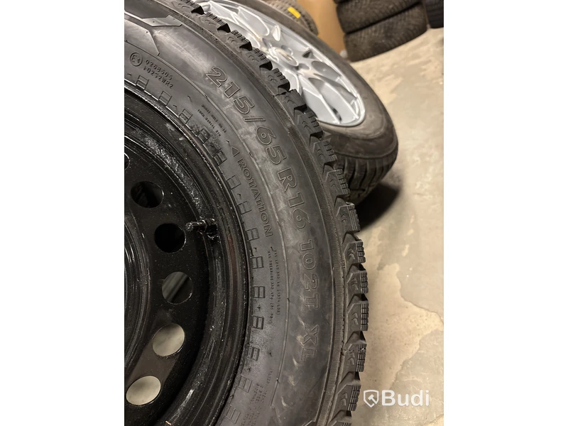 2 st. Vinterhjul Nokian 215/65R16 102T