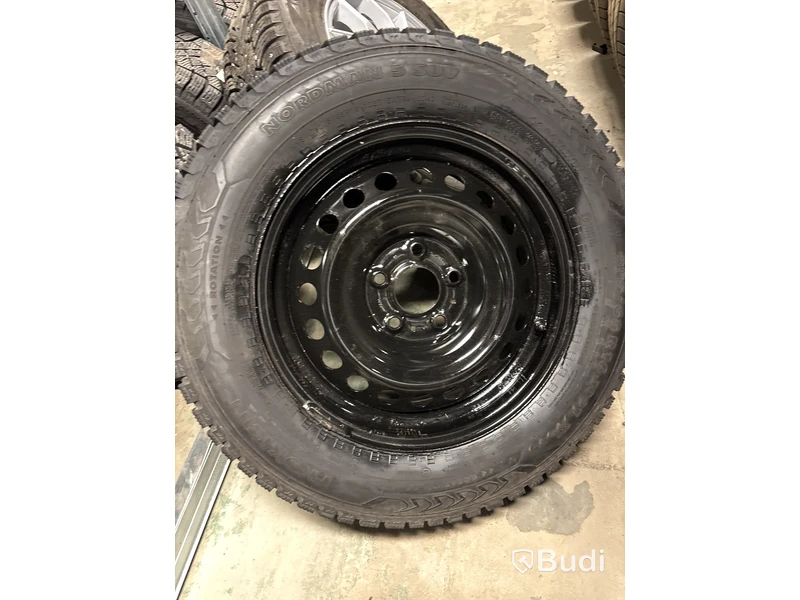 2 st. Vinterhjul Nokian 215/65R16 102T