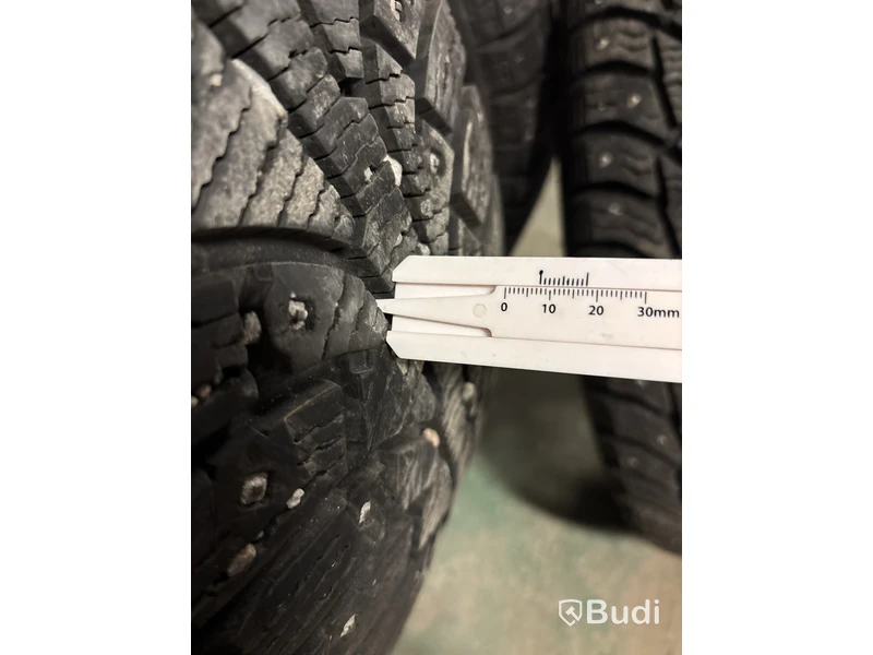 2 st. Vinterhjul Nokian 215/65R16 102T