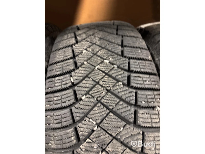 4 st. Vinterhjul Pirelli 205/55R16 94T