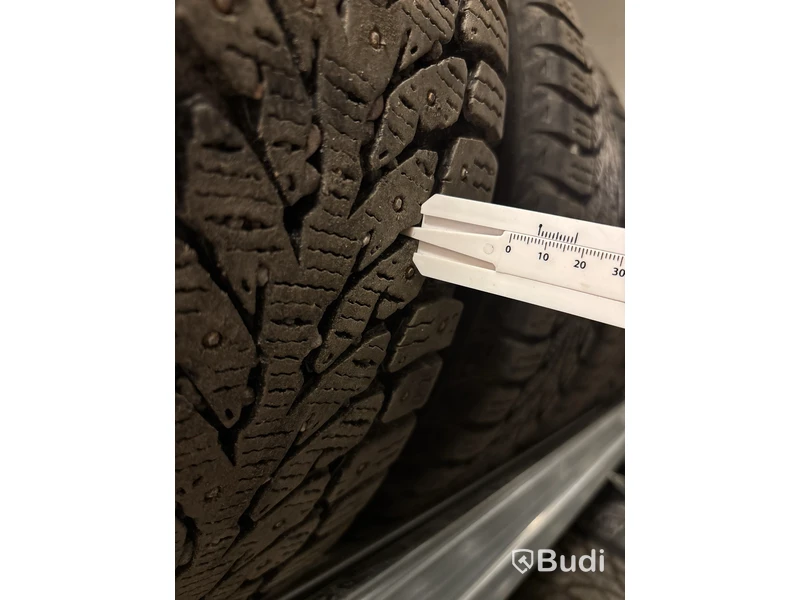 4 st. Vinterhjul Kumo 215/55R17 98T