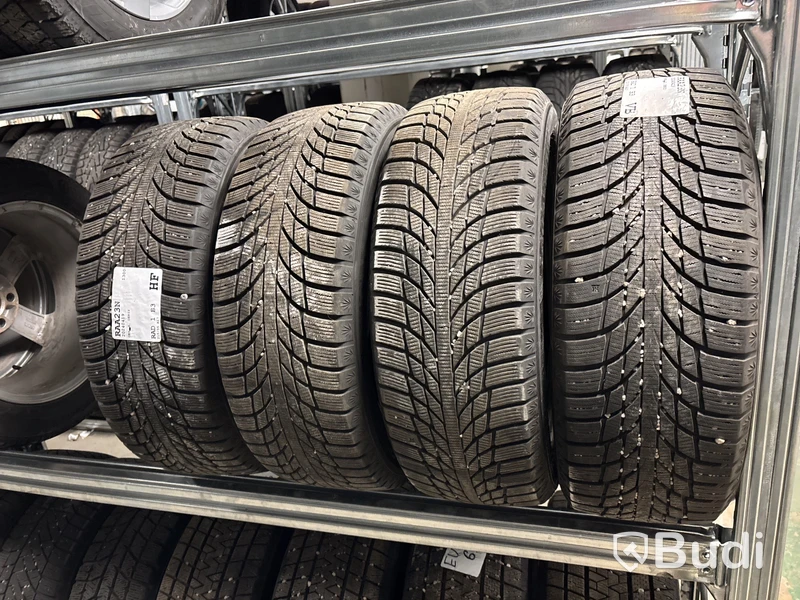 4 st. Vinterdäck Kumo 215/55R17 98T