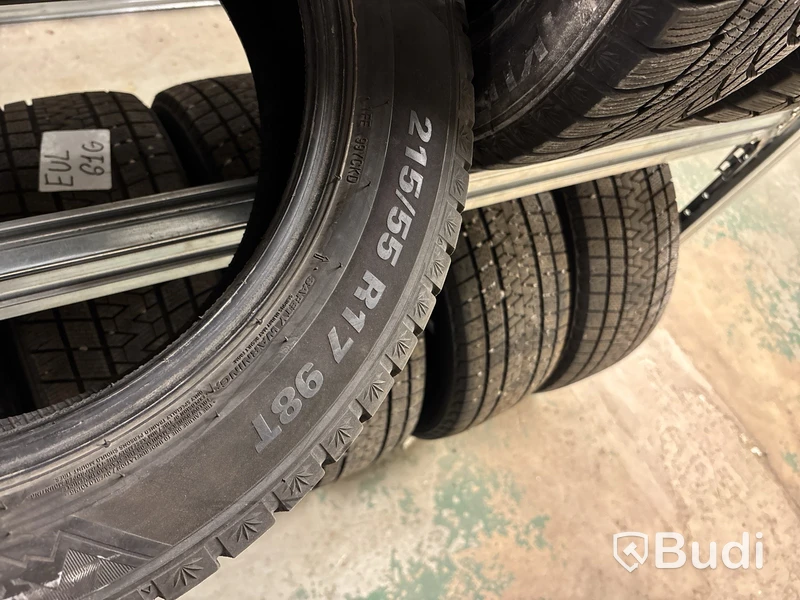 4 st. Vinterdäck Kumo 215/55R17 98T
