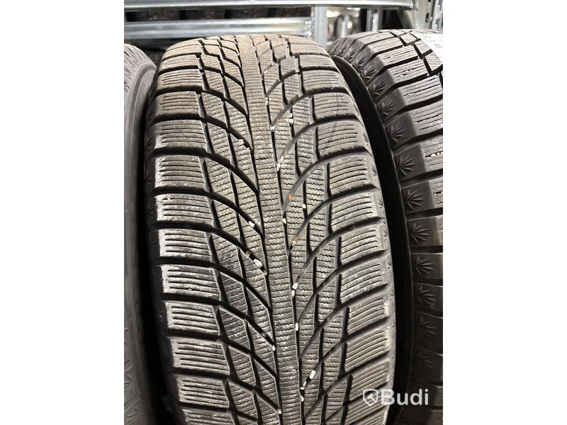 4 st. Vinterdäck Kumo 215/55R17 98T