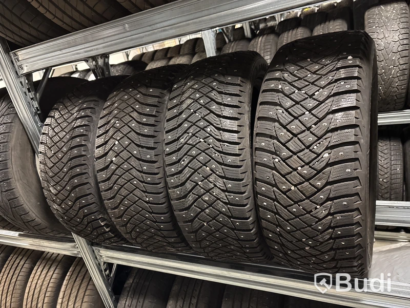 4 st. Vinterdäck Goodyear 215/50R17