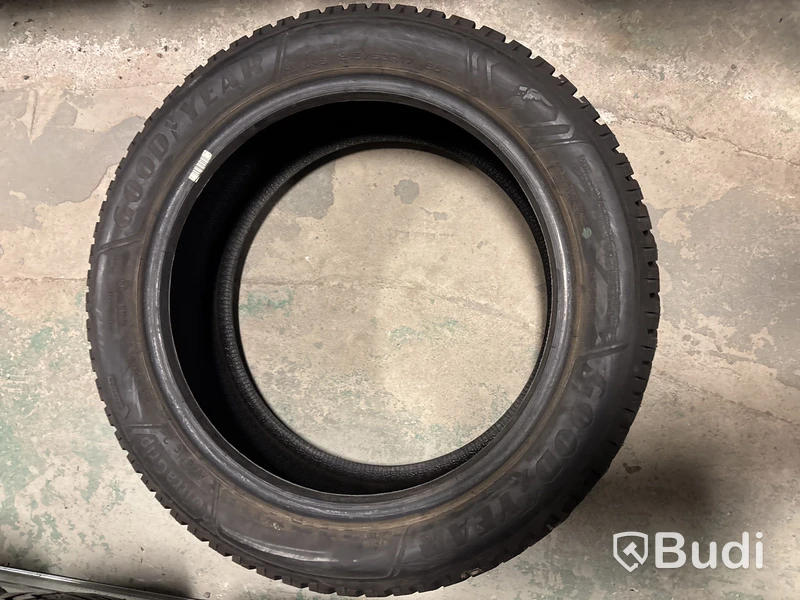 4 st. Vinterdäck Goodyear 215/50R17