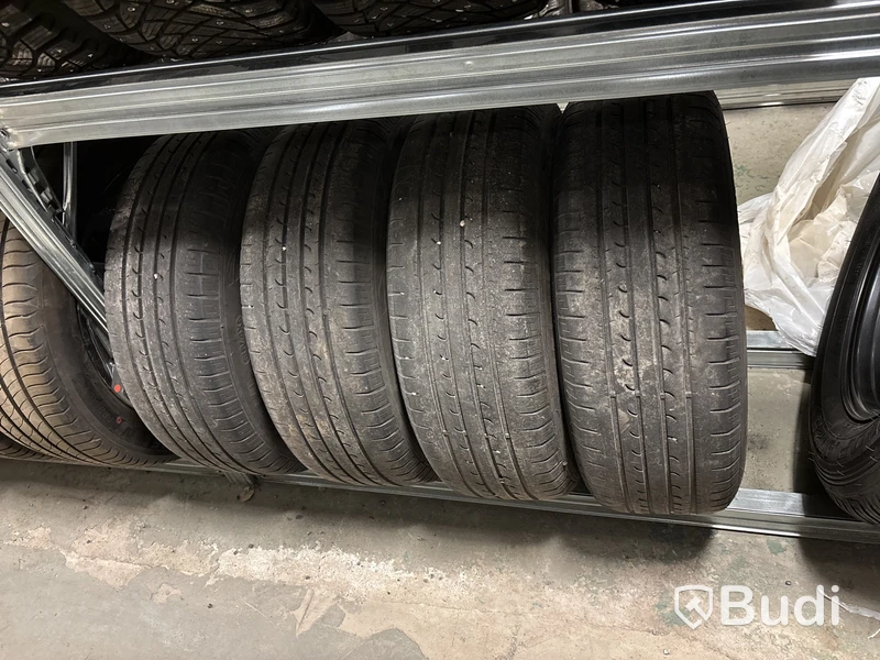 4 st. Sommarhjul Goodyear 215/60R17 96H