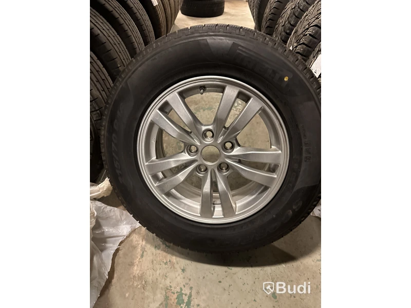 4 st. Vinterhjul Pirelli 215/70R16 104H
