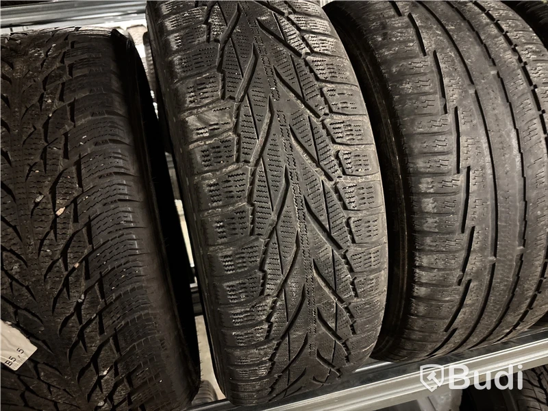 1 st. Vinterdäck Nokian 215/60R17 100R XL