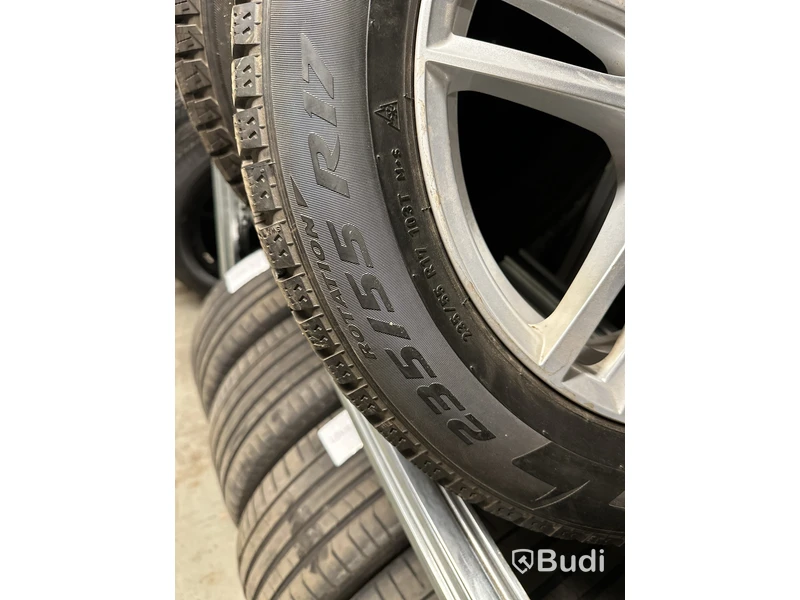 4 st. Vinterhjul Pirelli 235/55R17