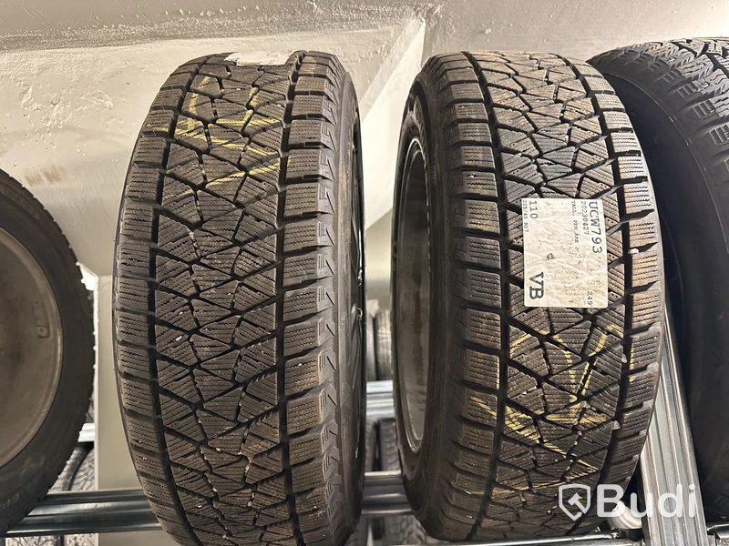 4 st. Vinterdäck, Bridgestone 215/60R17