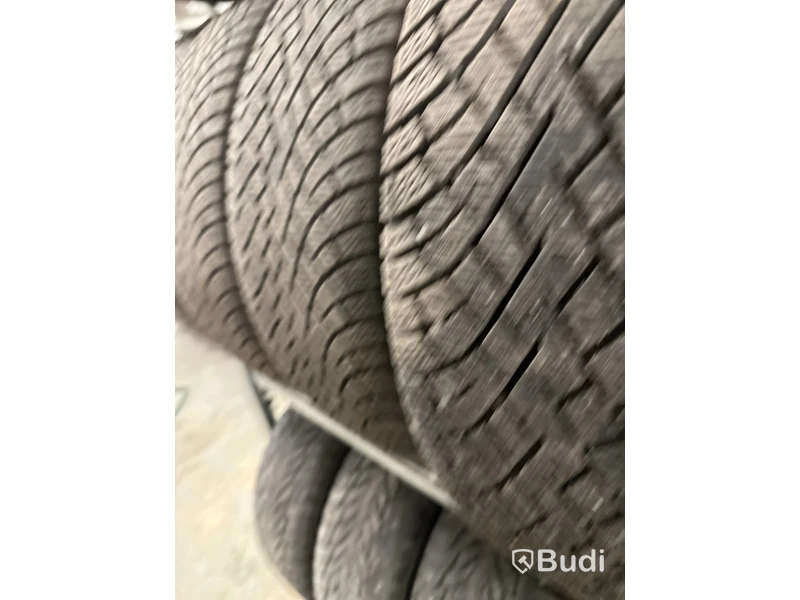 4 st. Vinterdäck, Nokian 245/40R20 99T