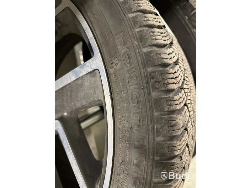 4 st. Vinterdäck, Nokian 245/40R20 99T