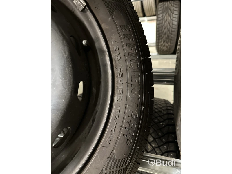 4 st. Vinterhjul, Goodyear 215/65R16