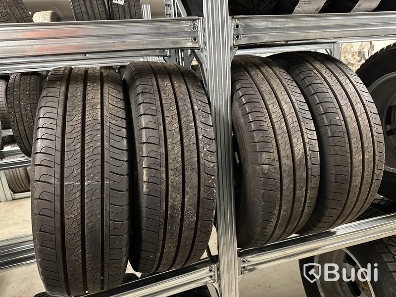 4 st. Vinterhjul, Goodyear 215/65R16