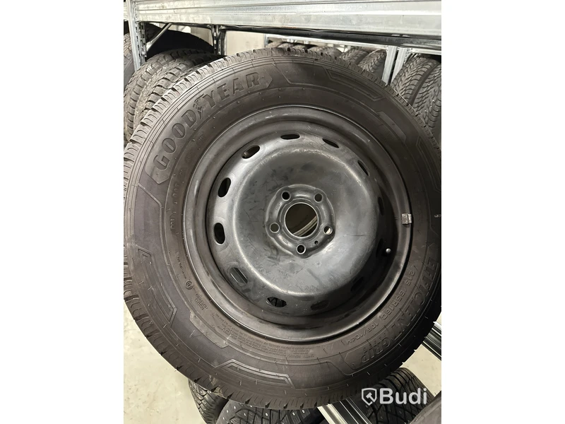 4 st. Vinterhjul, Goodyear 215/65R16