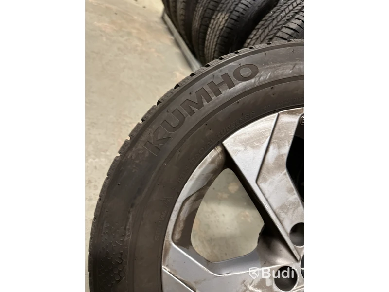 4 st. Vinterhjul, Kumho 215/65R17