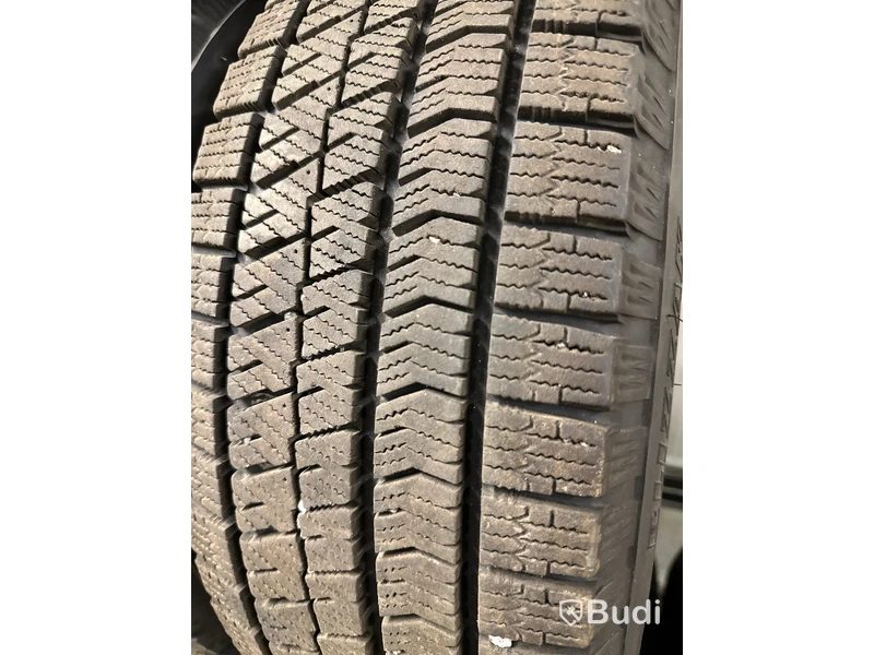 4 st. Vinterhjul, Bridgestone 215/65R16