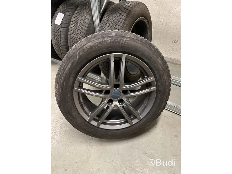 4 st. Vinterhjul, Bridgestone 225/60R18