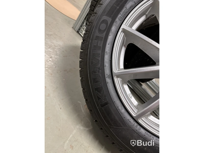 4 st. Vinterhjul Kumho 215/60 R17 96R