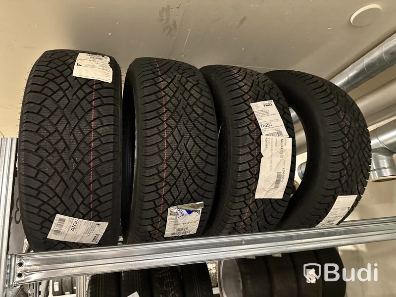 4 st. Vinterdäck Nokian Tyres  Hakkapeliitta R5 SUV 235/55 R 18