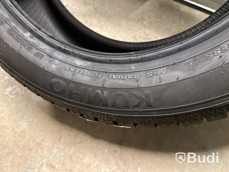 4 st. vinterdäck Kumho 225/55 R18 102T