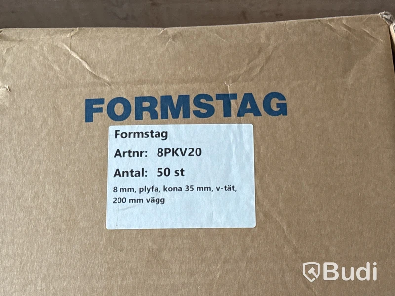 Innehåll i materialställ (formlås, formstag, virke, väggstöd, Combisafe m.m.)