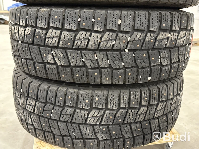 4 st vinterhjul 215/65R16C | Nissan NV300