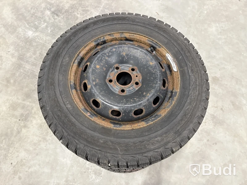 4 st vinterhjul 215/65R16C | Nissan NV300