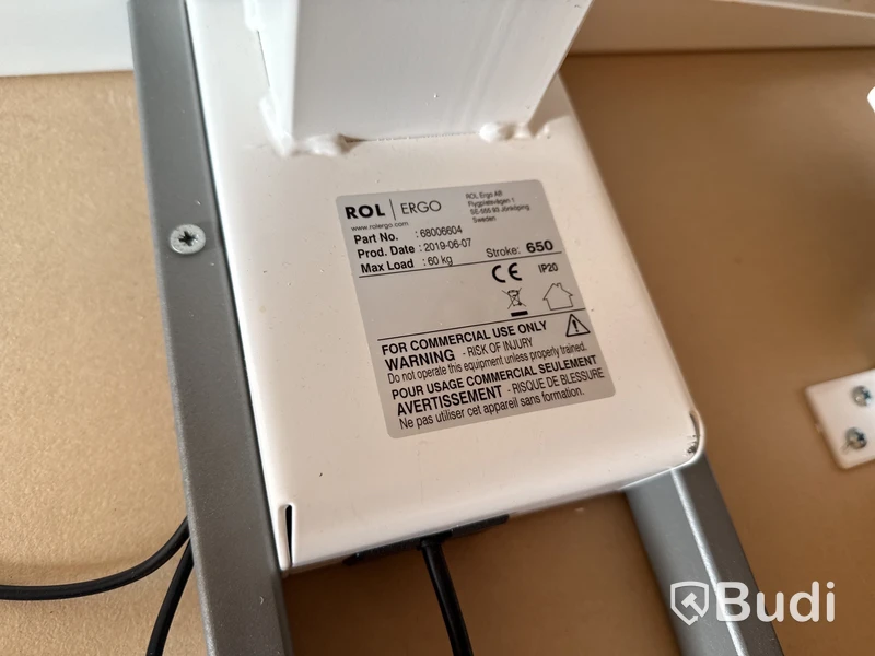 3 st kontorsplatser (elektriska EFG skrivbord + stolar)