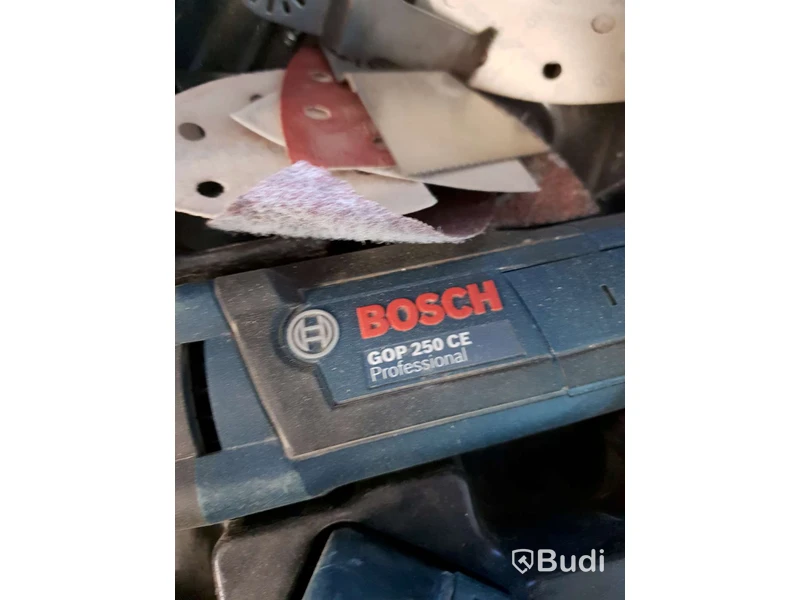 Bosch Professional GOP 250 CE med låda