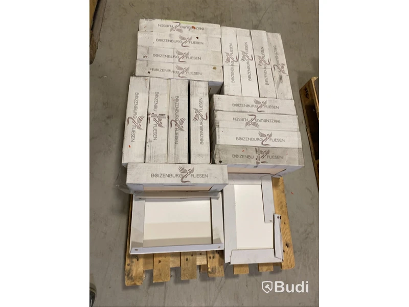 19 kvm Kakel Bricmate, 58002 Futura Vit Matt, 25x40 cm